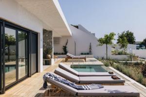 Piscina di Private pool with prime location Oraio Meros o nelle vicinanze