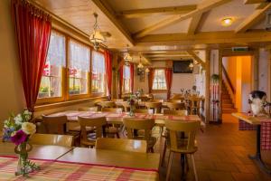 Restaurace v ubytování Alpenhotel zur Wildi Lauchernalp