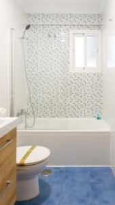 Ванная комната в Elegant Malaga Retreat
