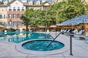 Bassein majutusasutuses North Bethesda 1br w wd pool gym nr metro WDC-608 või selle lähedal