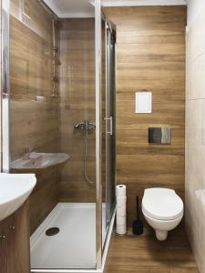 Ένα μπάνιο στο Kwadrat B&B Spiechowicza +31 φωτογραφίες