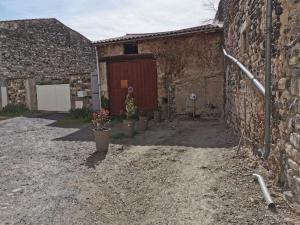 Fotografie z fotogalerie ubytování La Roche Blanche, maison de bourg pleine de charme v destinaci La Roche-Blanche