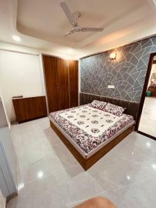 Una cama o camas en una habitación de Lavish loft