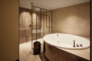 Koupelna v ubytování Van der Valk Hotel Groningen Zuidbroek