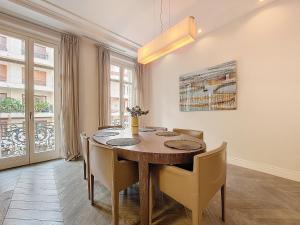 Nestor&Jeeves - VICTOIRE - Central - Near Beach