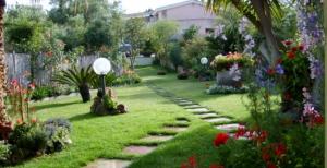 Garden sa labas ng Villetta Eleonora
