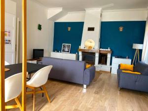 Posezení v ubytování Maison Cosy 6 chambres 2 SDB toute commodité + 27 fotografií