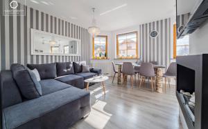 Posezení v ubytování Wonder Home - Apartamenty w spokojnej okolicy, z widokiem na góry