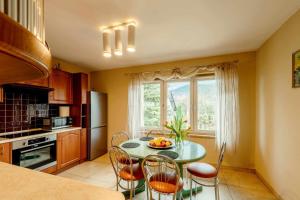 Η κουζίνα ή μικρή κουζίνα στο Apartamenty Straconka 3,Bielsko-Biala