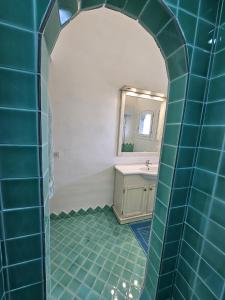 Ένα μπάνιο στο Villa Luna Rossa con piscina +36 φωτογραφίες