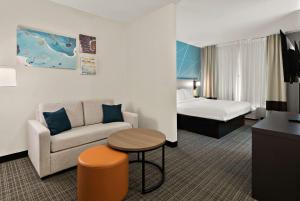 Postel nebo postele na pokoji v ubytování Comfort Suites Fort Worth North Fossil Creek