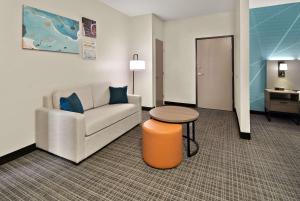 Posezení v ubytování Comfort Suites Fort Worth North Fossil Creek