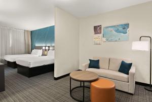 Postel nebo postele na pokoji v ubytování Comfort Suites Fort Worth North Fossil Creek