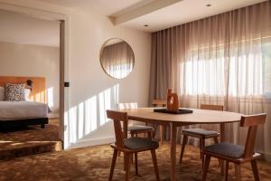 Posezení v ubytování Hilton Garden Inn Marseille Provence Airport
