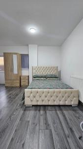 Lova arba lovos apgyvendinimo įstaigoje Double Bedroom with private bathroom and shared kitchen