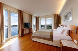 TV a/nebo společenská místnost v ubytování ATLANTIC Hotel Wilhelmshaven