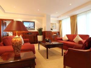 TV a/nebo společenská místnost v ubytování ATLANTIC Hotel Wilhelmshaven