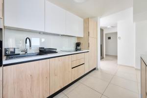 Køkken eller tekøkken på Apartment SONJA in Garden Palace Resort Umag + 16 billeder