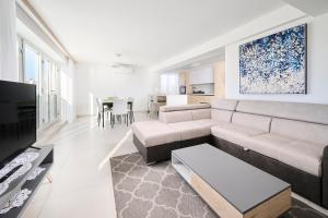 Et tv og/eller underholdning på Apartment SONJA in Garden Palace Resort Umag