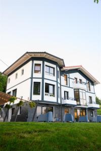 Budynek, w którym mieści się hotel