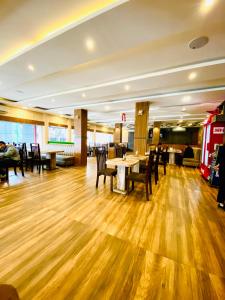 Posezení v ubytování Hotel Saayein Residency