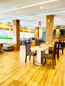 Restaurace v ubytování Hotel Saayein Residency