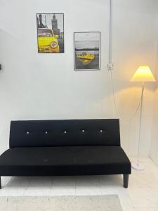 Area tempat duduk di Rose Case by Check In Host