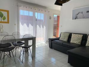 Fotografia z galérie ubytovania Charmant T2 avec terrasse, proche étang de Thau, garage inclus, 34540 Balaruc-les-Bains - FR-1-553-214 v destinácii Balaruc-les-Bains