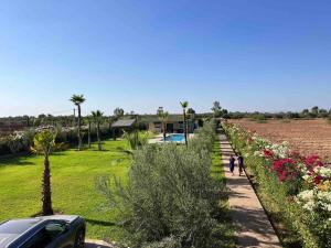 Un jardín fuera de Maison Dar Zarka