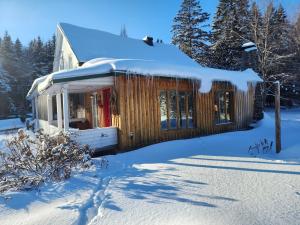 Chalets NABU La Sacacomie - Rivière - Billard v zimě