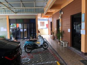 Mynd úr myndasafni af แสนดีเพลส เกสเฮ้าท์ จอมทอง í Chom Thong