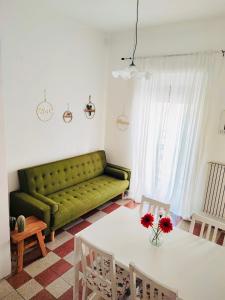 Area tempat duduk di Holiday Homes Rome - Monte Verde 61 - near Trastevere