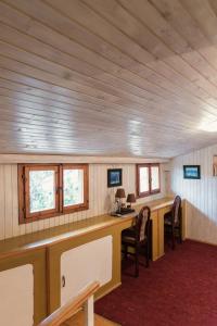 Et tv og/eller underholdning på Best Located Duplex Apartment