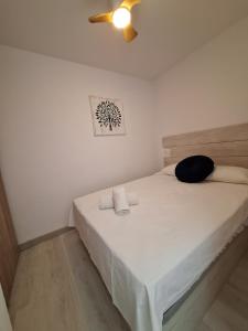 Postel nebo postele na pokoji v ubytování Superb Seaview Apartment Duquesa Port