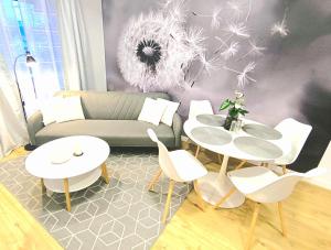 A seating area at Park Bôrik 4YOU & Free Parking