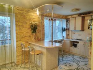 A kitchen or kitchenette at Apartment on 8 Marta Street