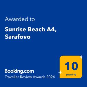 un cartel amarillo con el texto de la playa del amanecer y el saqualon en Sunrise Beach A4, Sarafovo en Burgas