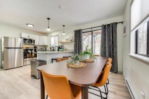 Φωτογραφία από το άλμπουμ του Lake and Pool Access Poconos Retreat in Tobyhanna! σε Tobyhanna