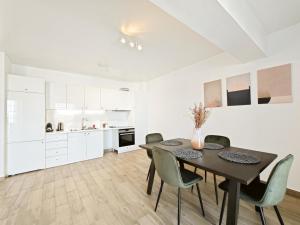 Η κουζίνα ή μικρή κουζίνα στο Andromaches - by Verde Apartments