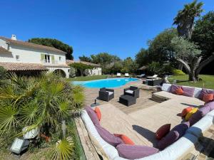 Villa a distance de marche de la plage et StTropez: