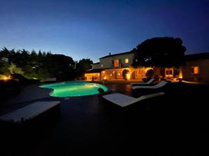 Villa a distance de marche de la plage et StTropez: