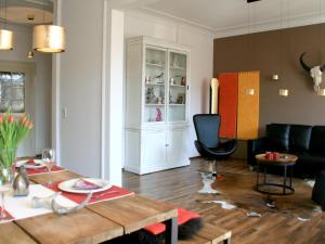 Posezení v ubytování Ferienwohnung Belle Etage - Luxuriös, exklusiv und traumhaft schön mit Aufzug + 13 fotografií