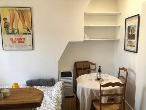 Posezení v ubytování 2 pièces sous les toits 6 personnes calme lumineux équipé + 19 fotografií