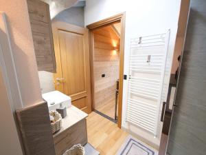 Bilik mandi di Ak House +21 gambar