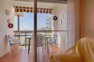 Χώρος καθιστικού στο Apartamento en Creixell Primera linea de playa.
