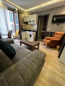 Kuchyň nebo kuchyňský kout v ubytování Dolce Vita Suite Hotel