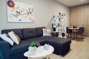 Posedenie v ubytovaní Axd DownTown Spacious Lux Apartment