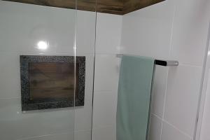 Bilik mandi di Loft no térreo, prédio novo, a 5 min da UFJF