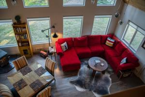 Posezení v ubytování Elk Street Retreat - Private Home near Glacier Park, Pet Friendly!