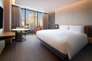 Courtyard by Marriott Suwon客房内的一张或多张床位
